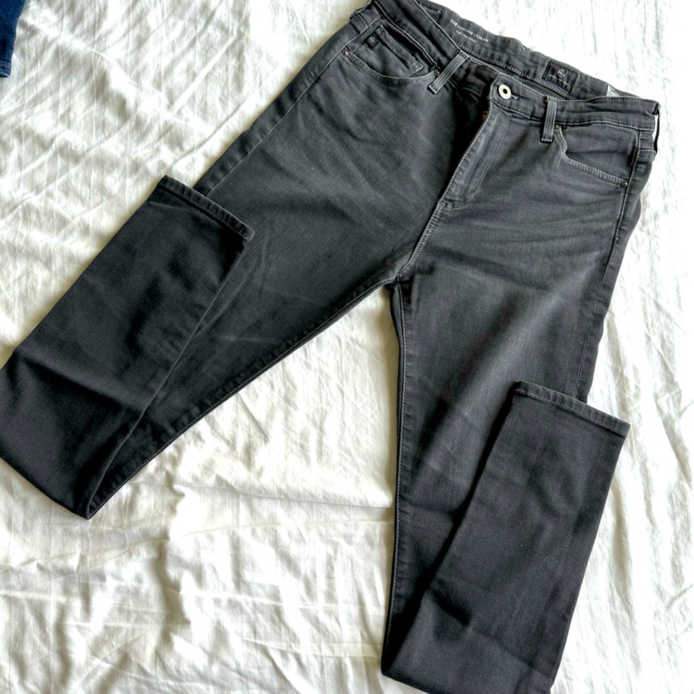 AG Adriano Goldschmied Gray High Waisted Farrah skinny jeans. Size 28.
